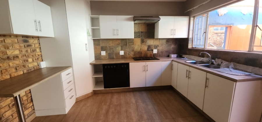 3 Bedroom Property for Sale in Ifafi North West